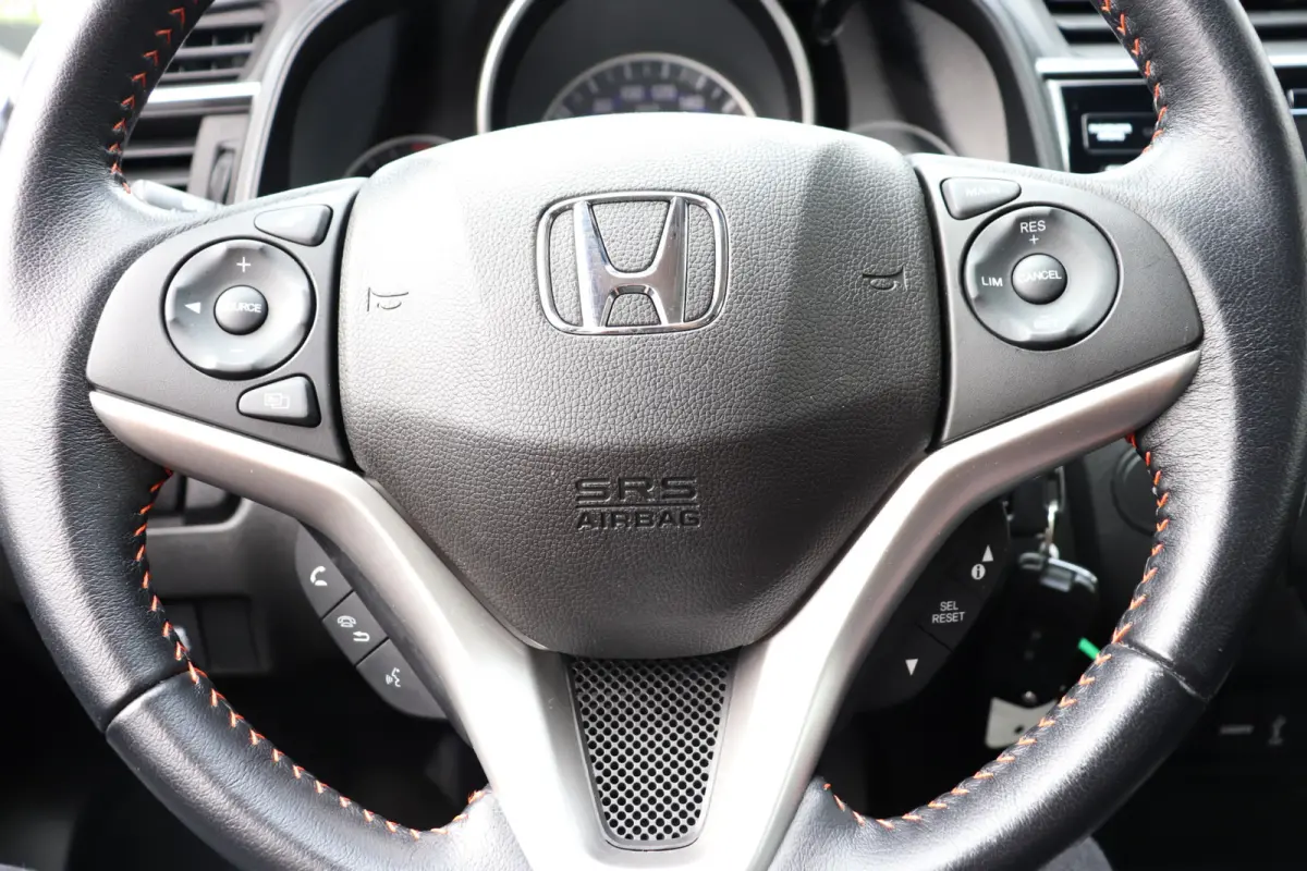 1.5 i-VTEC Dynamic Automaat. Luxe uitvoering, lage km stand!