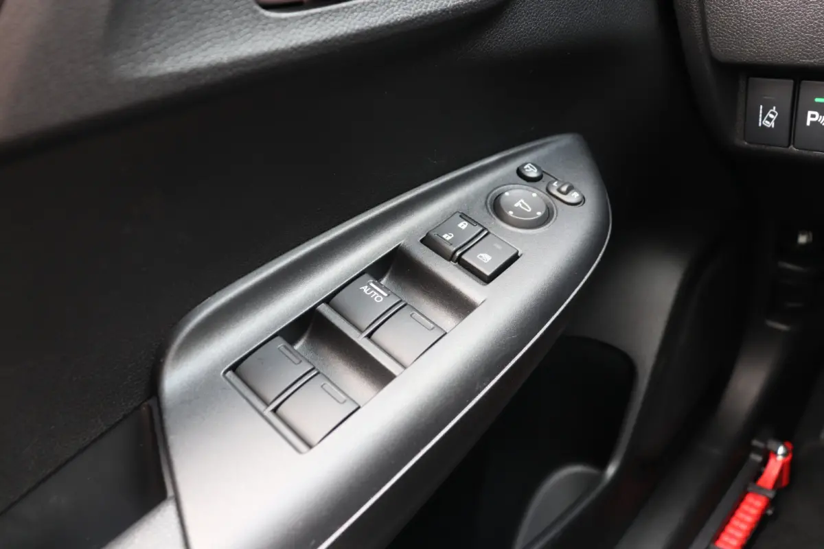 1.5 i-VTEC Dynamic Automaat. Luxe uitvoering, lage km stand!