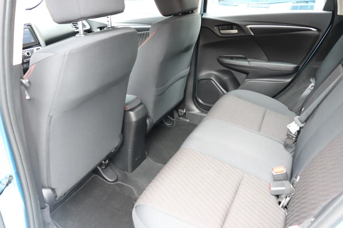1.5 i-VTEC Dynamic Automaat. Luxe uitvoering, lage km stand!