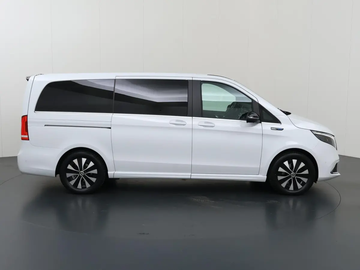300 L2 90kWh | 8-Zits | Stoelverwarming/koeling | Distronic Plus | Navigatie | Parkeercamera | Lederen bekleding | Certified