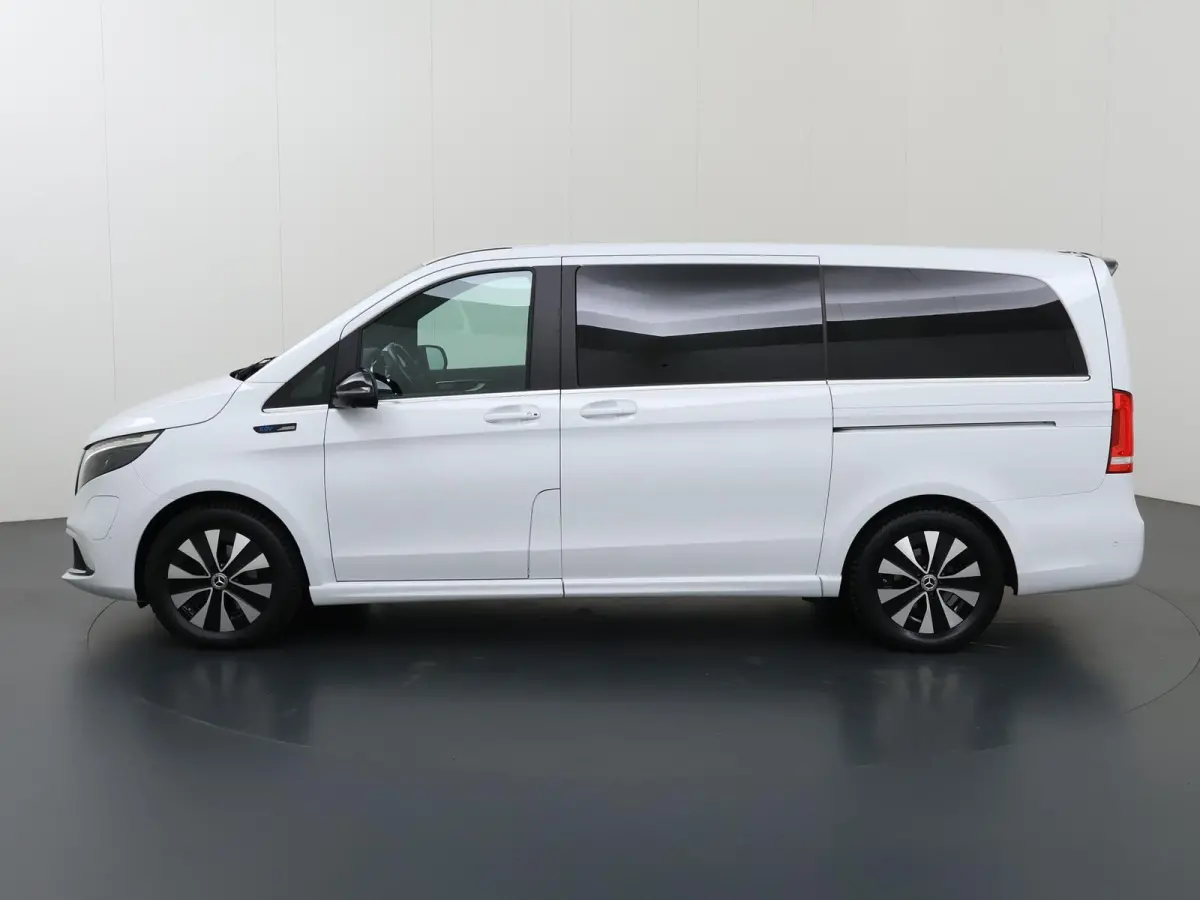 300 L2 90kWh | 8-Zits | Stoelverwarming/koeling | Distronic Plus | Navigatie | Parkeercamera | Lederen bekleding | Certified