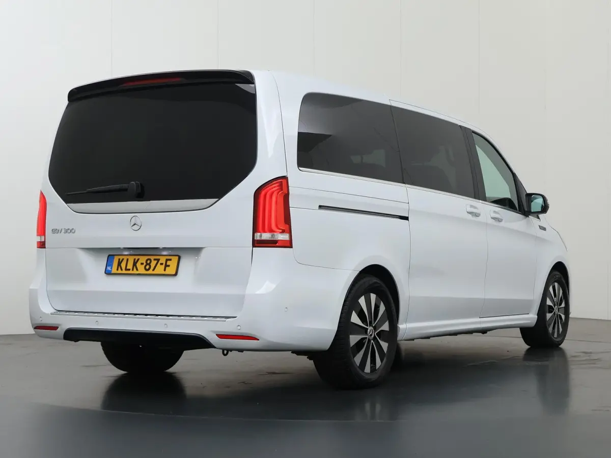 300 L2 90kWh | 8-Zits | Stoelverwarming/koeling | Distronic Plus | Navigatie | Parkeercamera | Lederen bekleding | Certified