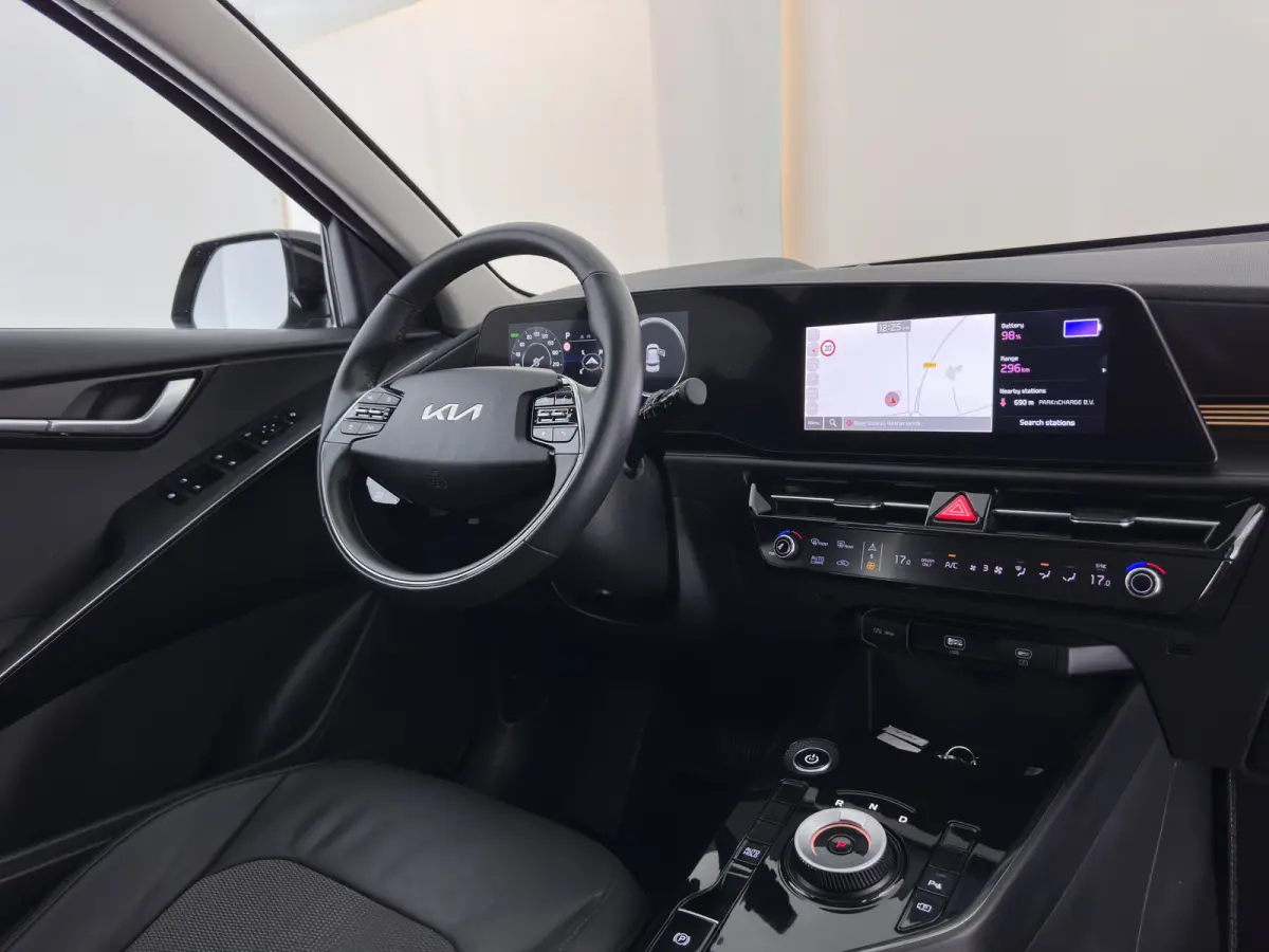 DynamicLine 64.8 kWh [3-Fase-11kW] {SoH-96%} (INCL-BTW) Aut. *LEATHER-FABRIC | ADAPTIVE-CRUISE | DIGI-COCKPIT | KEYLESS | CAMERA | DAB | COMFORTSEATS | SHIFTPADDLES | ECC | PDC | CARPLAY | A