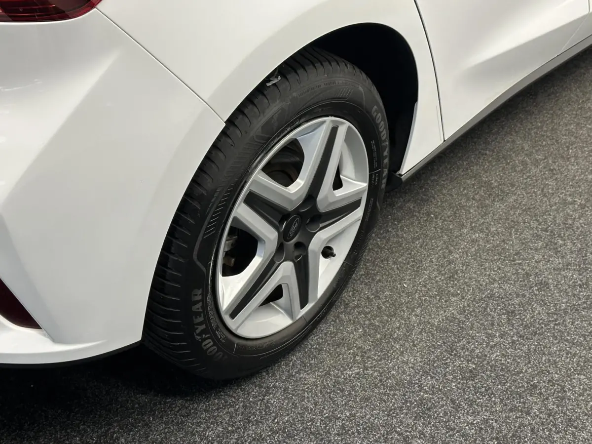 1.0 EcoBoost Hybrid Connected CRUISE PDC