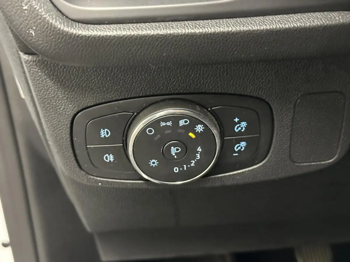 1.0 EcoBoost Hybrid Connected CRUISE PDC