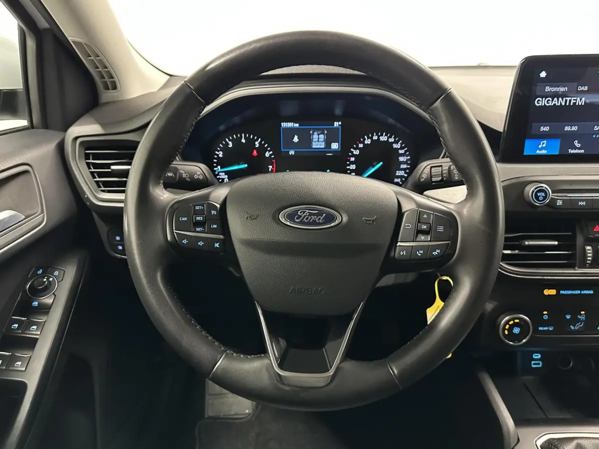 1.0 EcoBoost Hybrid Connected CRUISE PDC