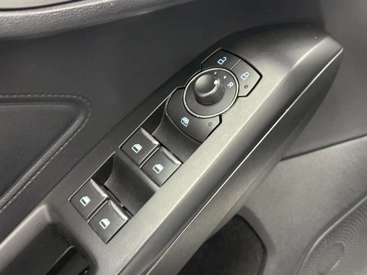 1.0 EcoBoost Hybrid Connected CRUISE PDC