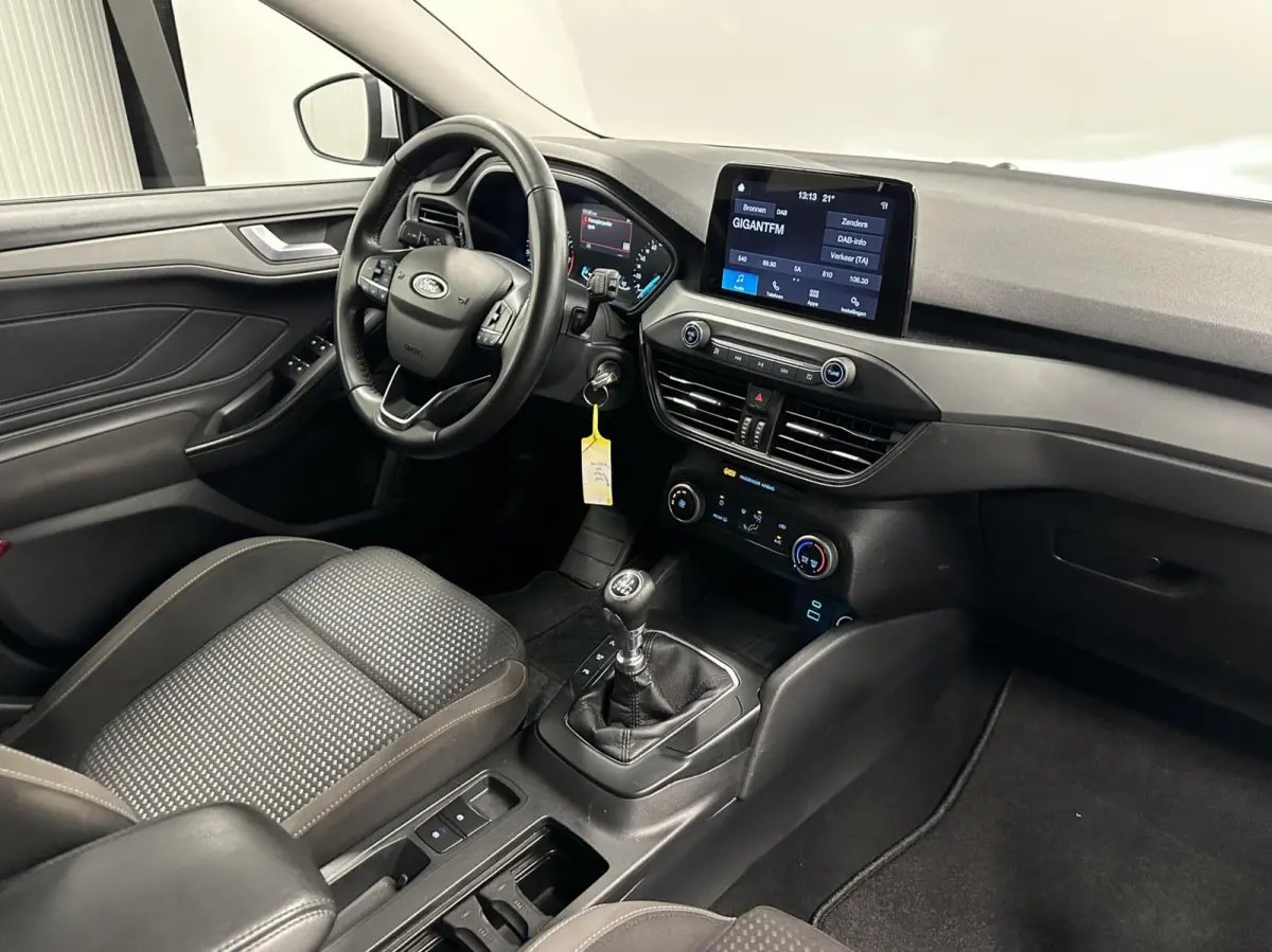 1.0 EcoBoost Hybrid Connected CRUISE PDC