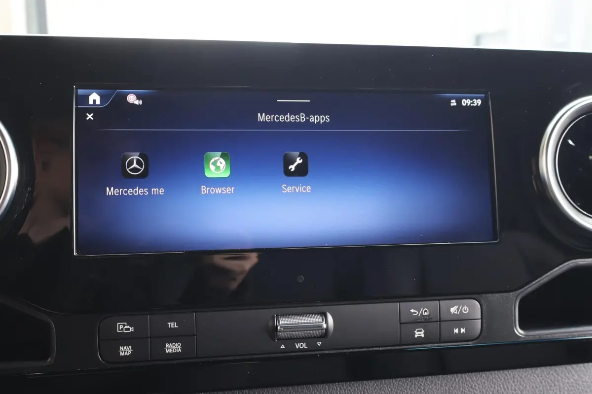 319 CDI | AUT. | L4 H2 | PRO | DISTRONIC PLUS | APPLE CARPLAY/ANDROID AUTO | TREKHAAK | LM VELGEN | 3-ZITS | STOELVERWARMING | CERTIFIED