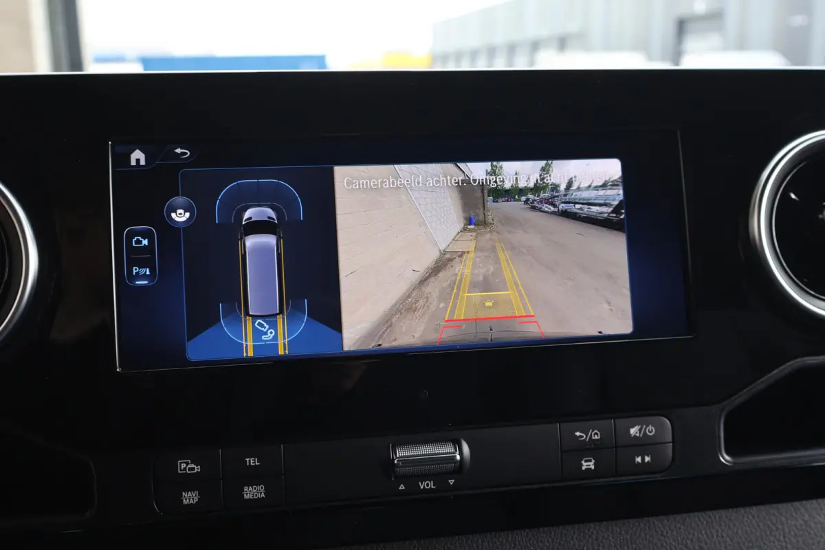 319 CDI | AUT. | L4 H2 | PRO | DISTRONIC PLUS | APPLE CARPLAY/ANDROID AUTO | TREKHAAK | LM VELGEN | 3-ZITS | STOELVERWARMING | CERTIFIED