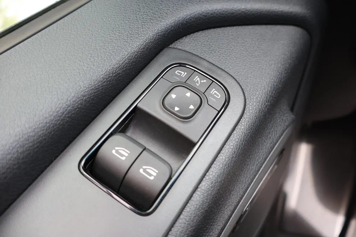 319 CDI | AUT. | L4 H2 | PRO | DISTRONIC PLUS | APPLE CARPLAY/ANDROID AUTO | TREKHAAK | LM VELGEN | 3-ZITS | STOELVERWARMING | CERTIFIED