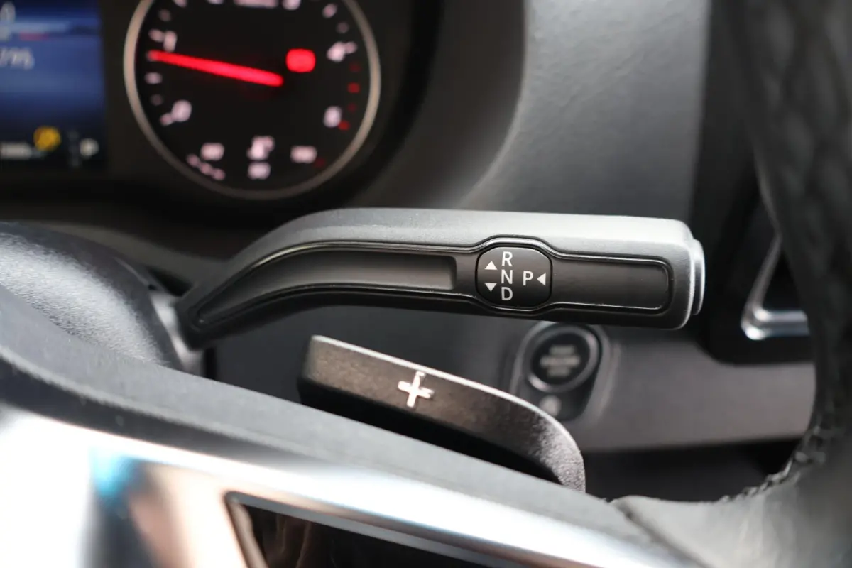 319 CDI | AUT. | L4 H2 | PRO | DISTRONIC PLUS | APPLE CARPLAY/ANDROID AUTO | TREKHAAK | LM VELGEN | 3-ZITS | STOELVERWARMING | CERTIFIED