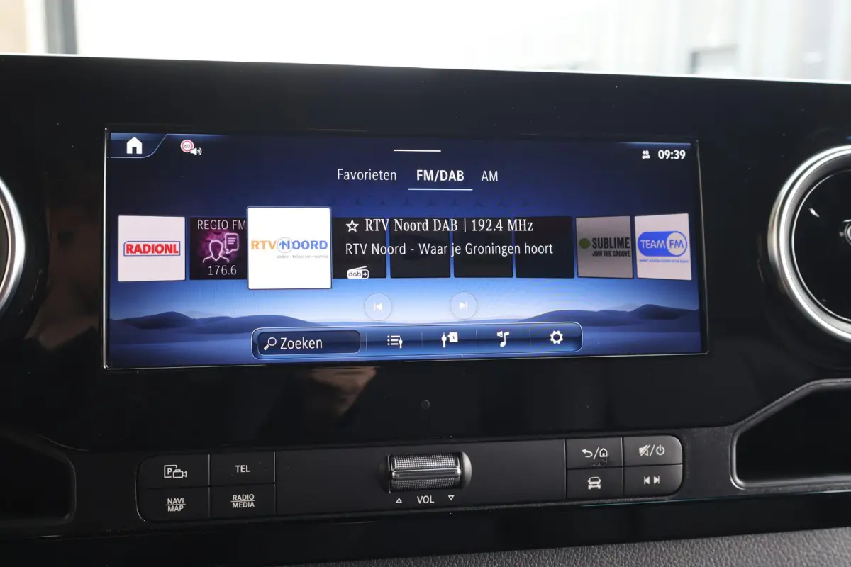 319 CDI | AUT. | L4 H2 | PRO | DISTRONIC PLUS | APPLE CARPLAY/ANDROID AUTO | TREKHAAK | LM VELGEN | 3-ZITS | STOELVERWARMING | CERTIFIED