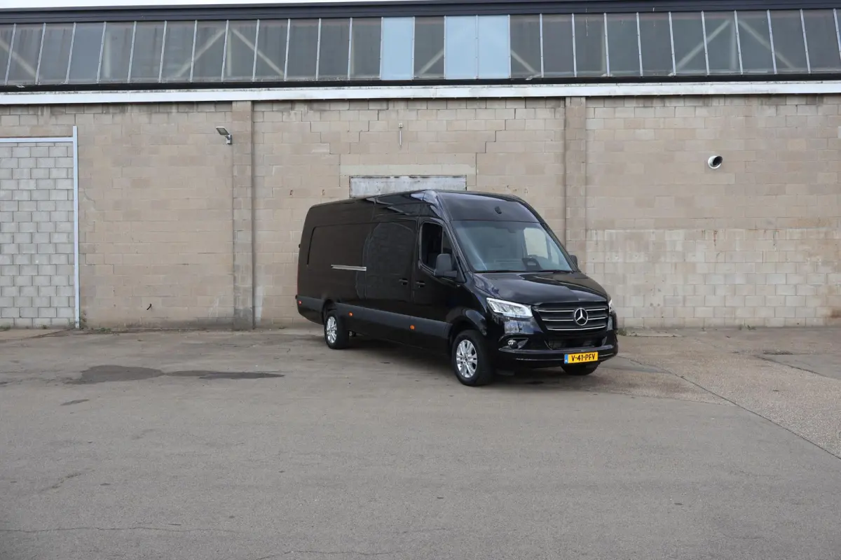 319 CDI | AUT. | L4 H2 | PRO | DISTRONIC PLUS | APPLE CARPLAY/ANDROID AUTO | TREKHAAK | LM VELGEN | 3-ZITS | STOELVERWARMING | CERTIFIED