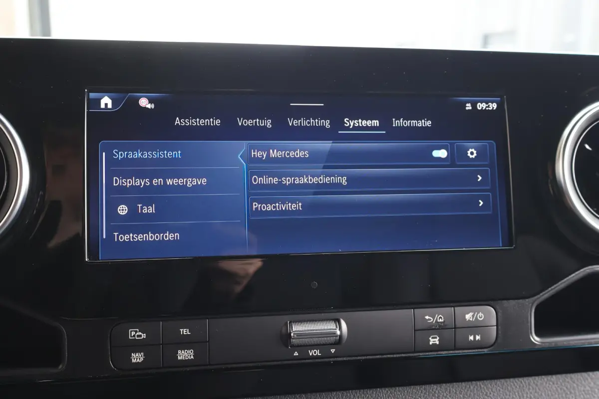 319 CDI | AUT. | L4 H2 | PRO | DISTRONIC PLUS | APPLE CARPLAY/ANDROID AUTO | TREKHAAK | LM VELGEN | 3-ZITS | STOELVERWARMING | CERTIFIED