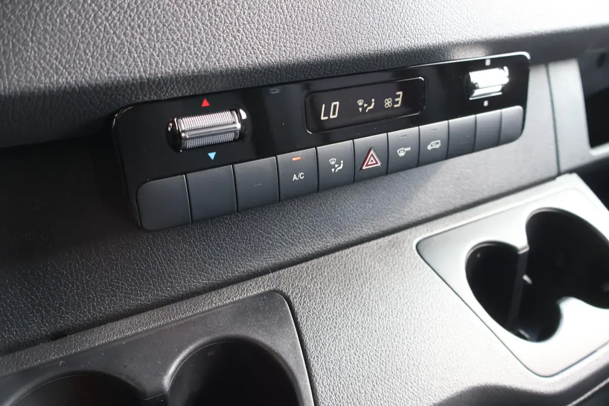 319 CDI | AUT. | L4 H2 | PRO | DISTRONIC PLUS | APPLE CARPLAY/ANDROID AUTO | TREKHAAK | LM VELGEN | 3-ZITS | STOELVERWARMING | CERTIFIED