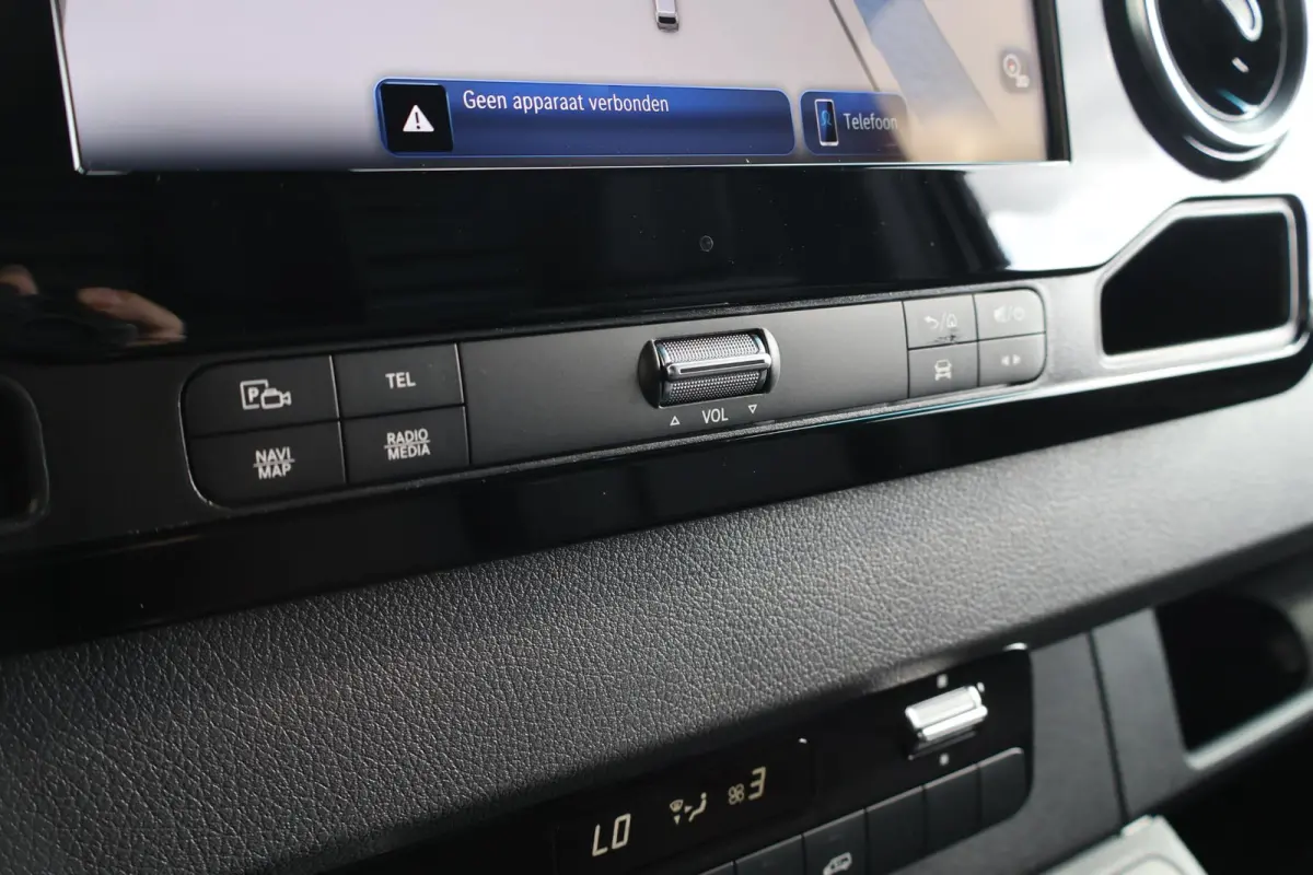 319 CDI | AUT. | L4 H2 | PRO | DISTRONIC PLUS | APPLE CARPLAY/ANDROID AUTO | TREKHAAK | LM VELGEN | 3-ZITS | STOELVERWARMING | CERTIFIED