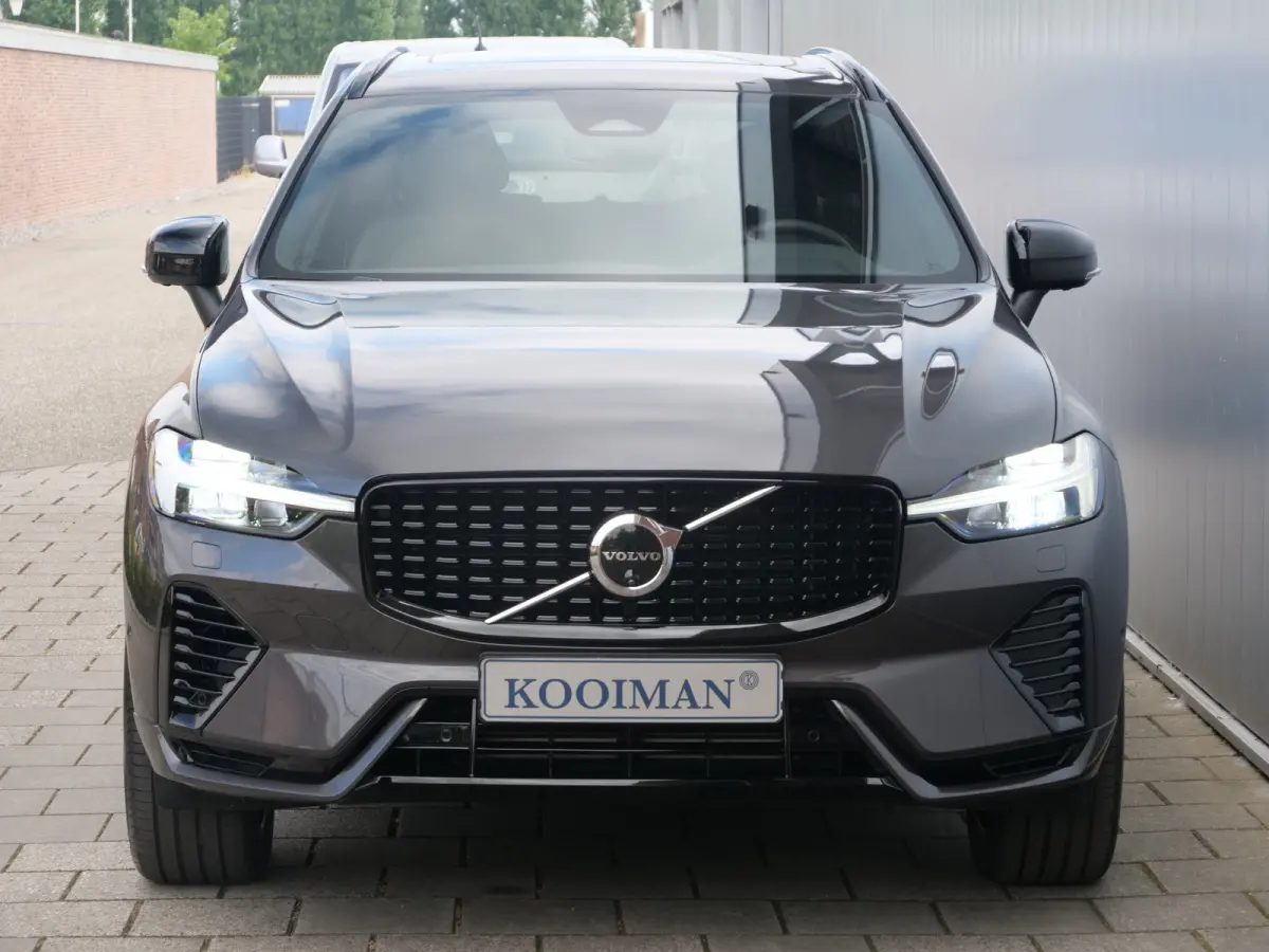 2.0 T8 Plug-in hybrid AWD Plus Dark 455 Pk Automaat Navi / DAB / Leer / Camera / 20 inch / Pano-dak