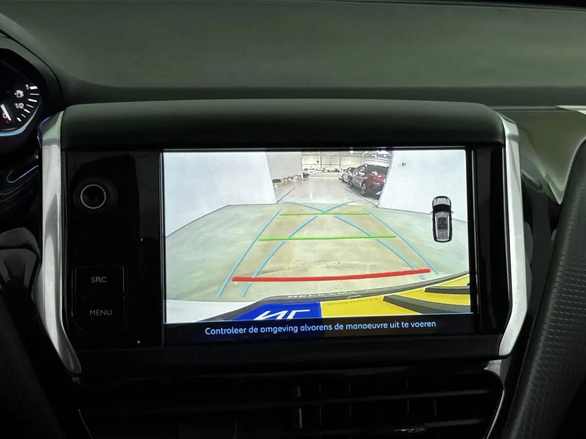 SUV 110pk Automaat Allure | Trekhaak | Panoramadak | Apple Carplay/Android Auto | Camera | Navigatie | Armsteun Tussen de Voorstoelen