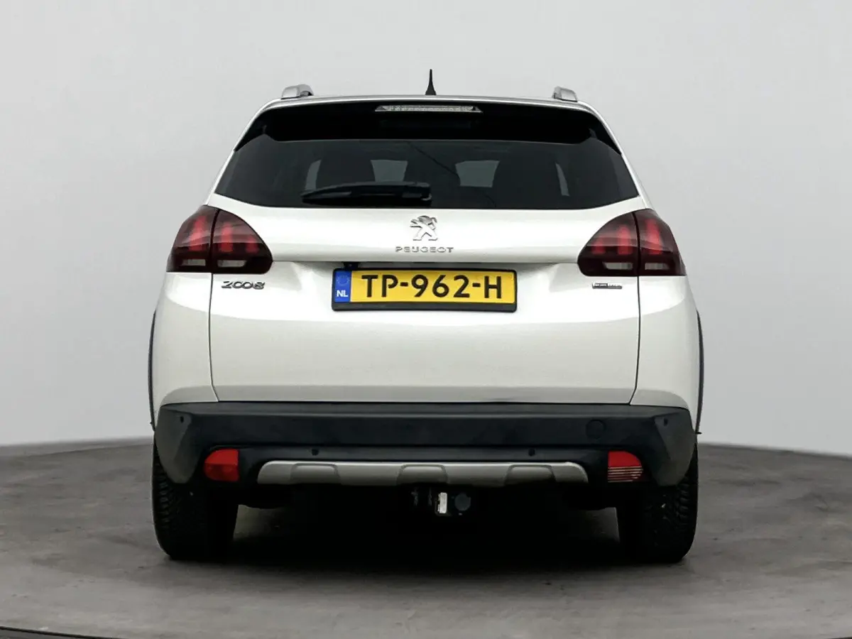 SUV 110pk Automaat Allure | Trekhaak | Panoramadak | Apple Carplay/Android Auto | Camera | Navigatie | Armsteun Tussen de Voorstoelen
