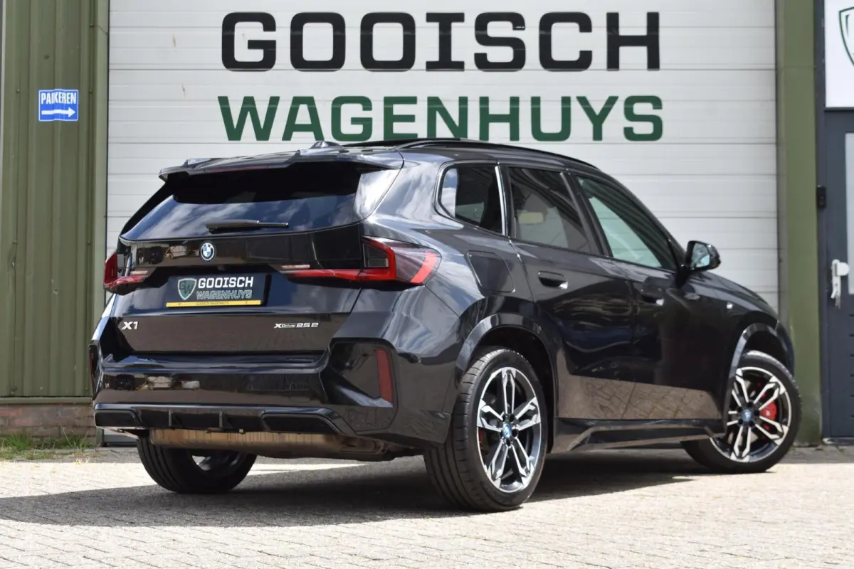 xDrive25e eDrive Edition | M-Sport |Trekhaak | Pano | Carplay | Leder |