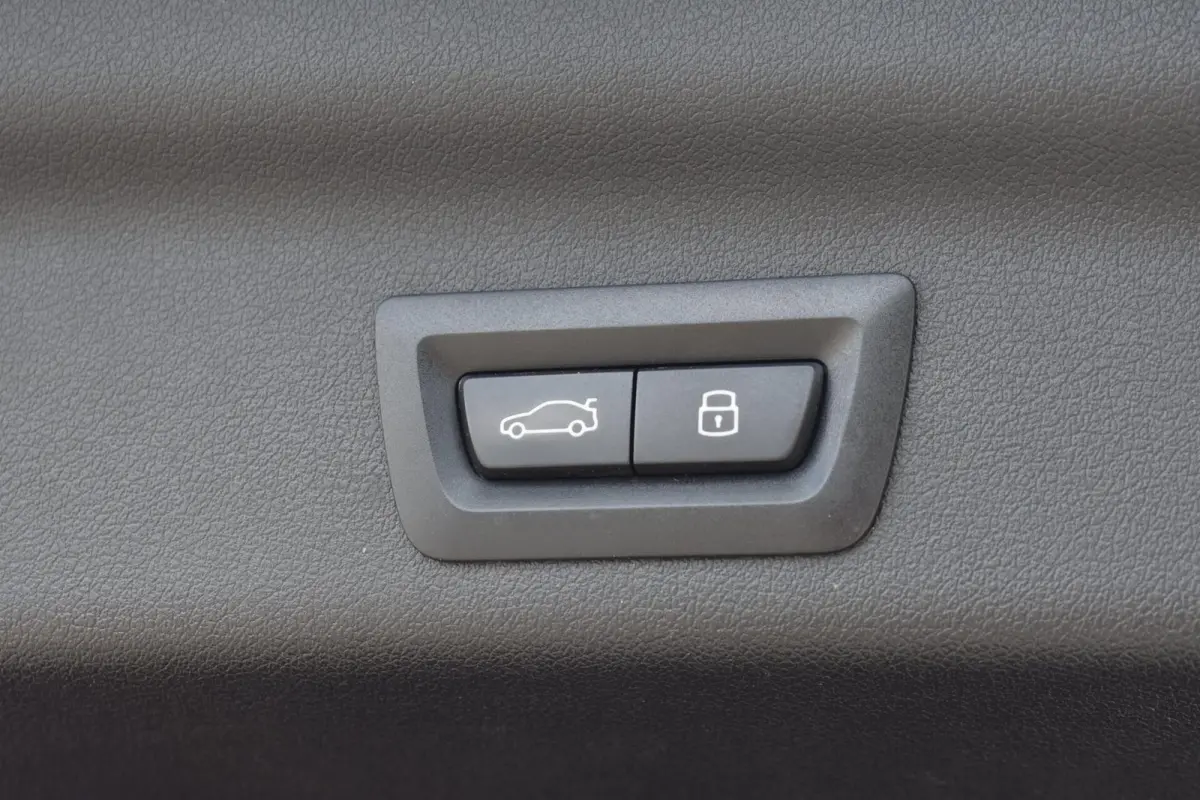 xDrive25e eDrive Edition | M-Sport |Trekhaak | Pano | Carplay | Leder |