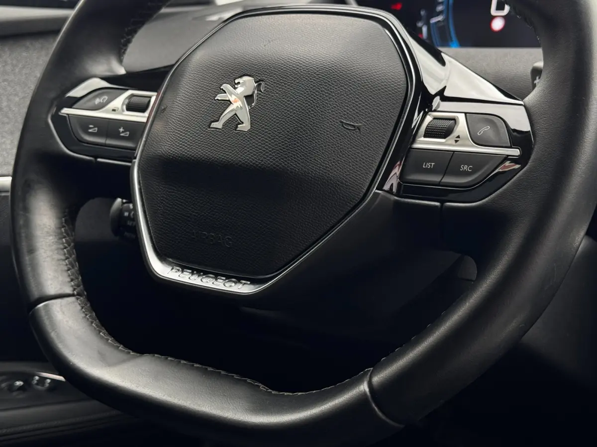 1.6 HYbrid 225 Blue Lease Allure | 95,5 % SOH | Camera | Elek. Achterklep | Virtual Cockpit
