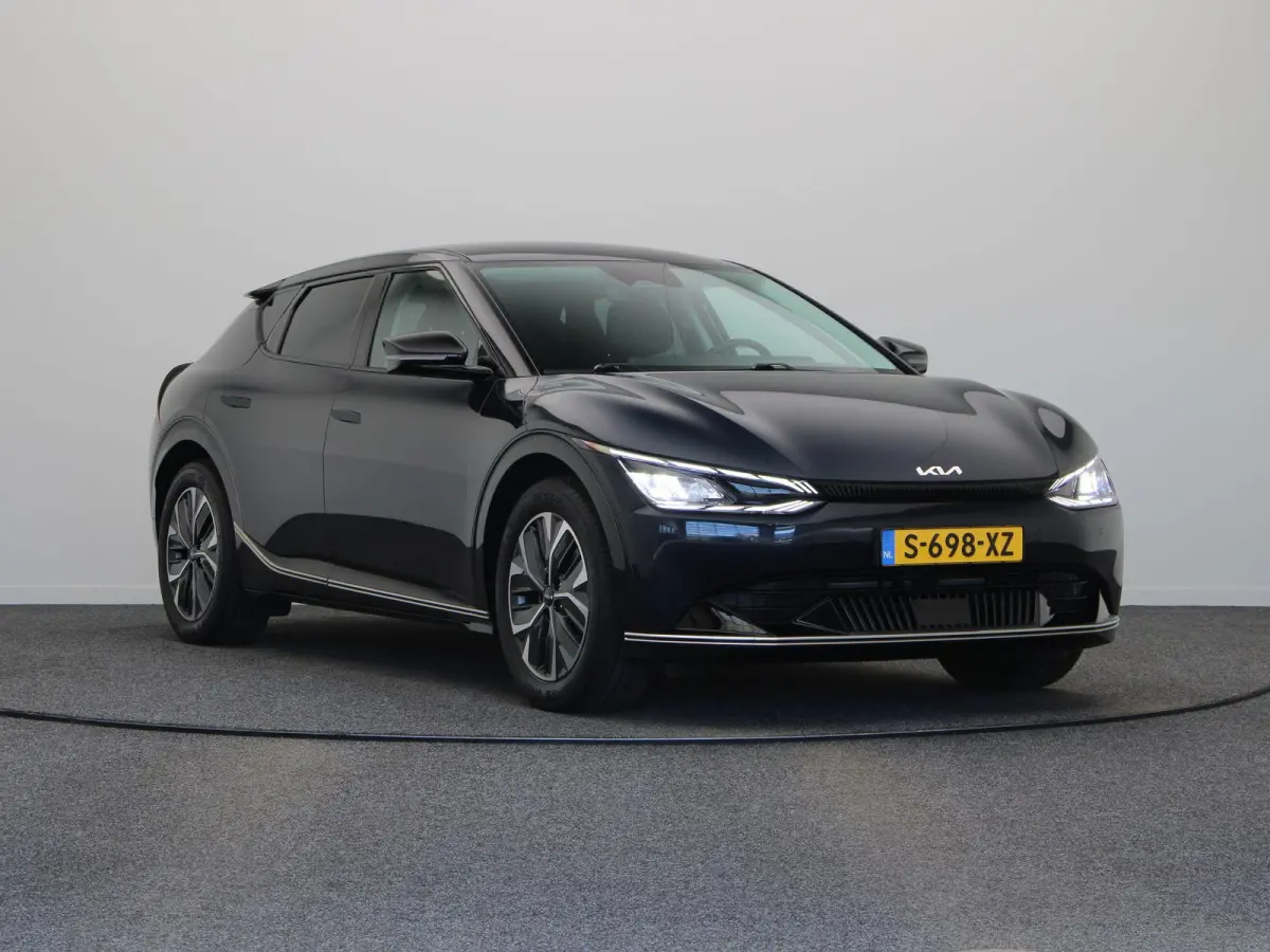 Plus 77.4 kWh | Warmtepomp | Adaptive Cruise | 360° Camera | Head-up Display | stuur-stoelverwarming en koeling | memorystoelen |