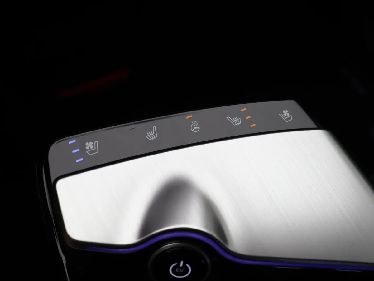 Plus 77.4 kWh | Warmtepomp | Adaptive Cruise | 360° Camera | Head-up Display | stuur-stoelverwarming en koeling | memorystoelen |