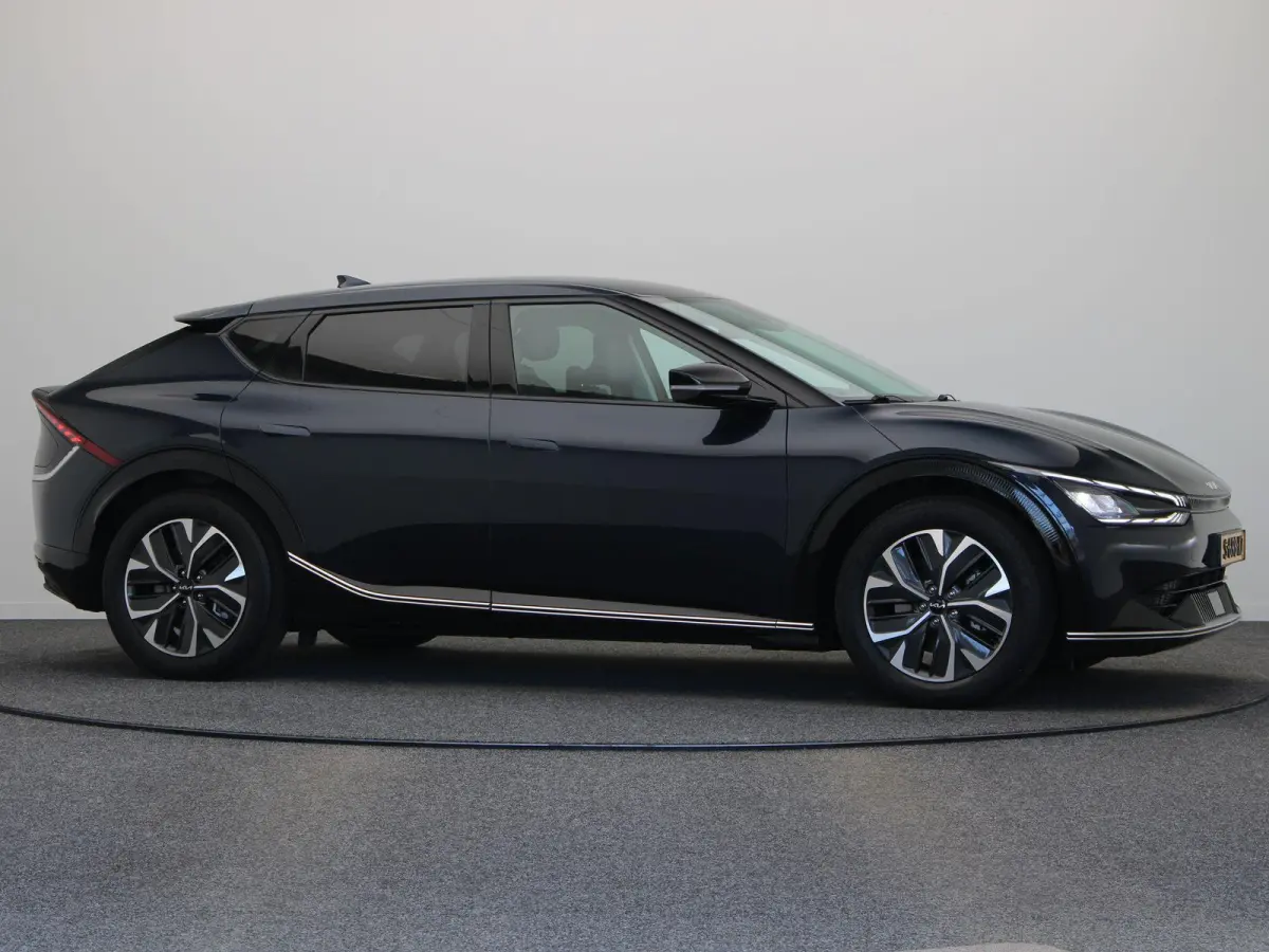 Plus 77.4 kWh | Warmtepomp | Adaptive Cruise | 360° Camera | Head-up Display | stuur-stoelverwarming en koeling | memorystoelen |