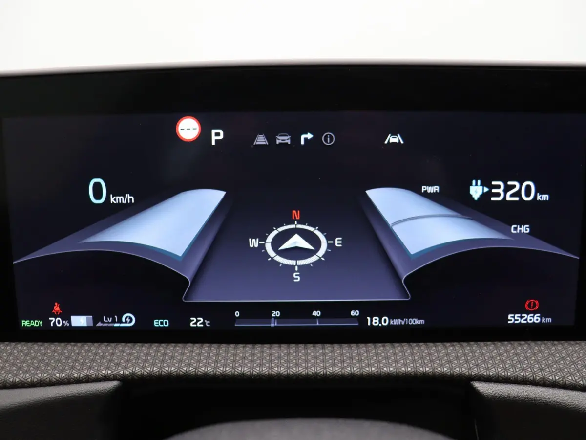 Plus 77.4 kWh | Warmtepomp | Adaptive Cruise | 360° Camera | Head-up Display | stuur-stoelverwarming en koeling | memorystoelen |