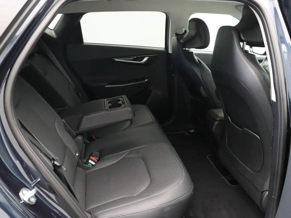 Plus 77.4 kWh | Warmtepomp | Adaptive Cruise | 360° Camera | Head-up Display | stuur-stoelverwarming en koeling | memorystoelen |