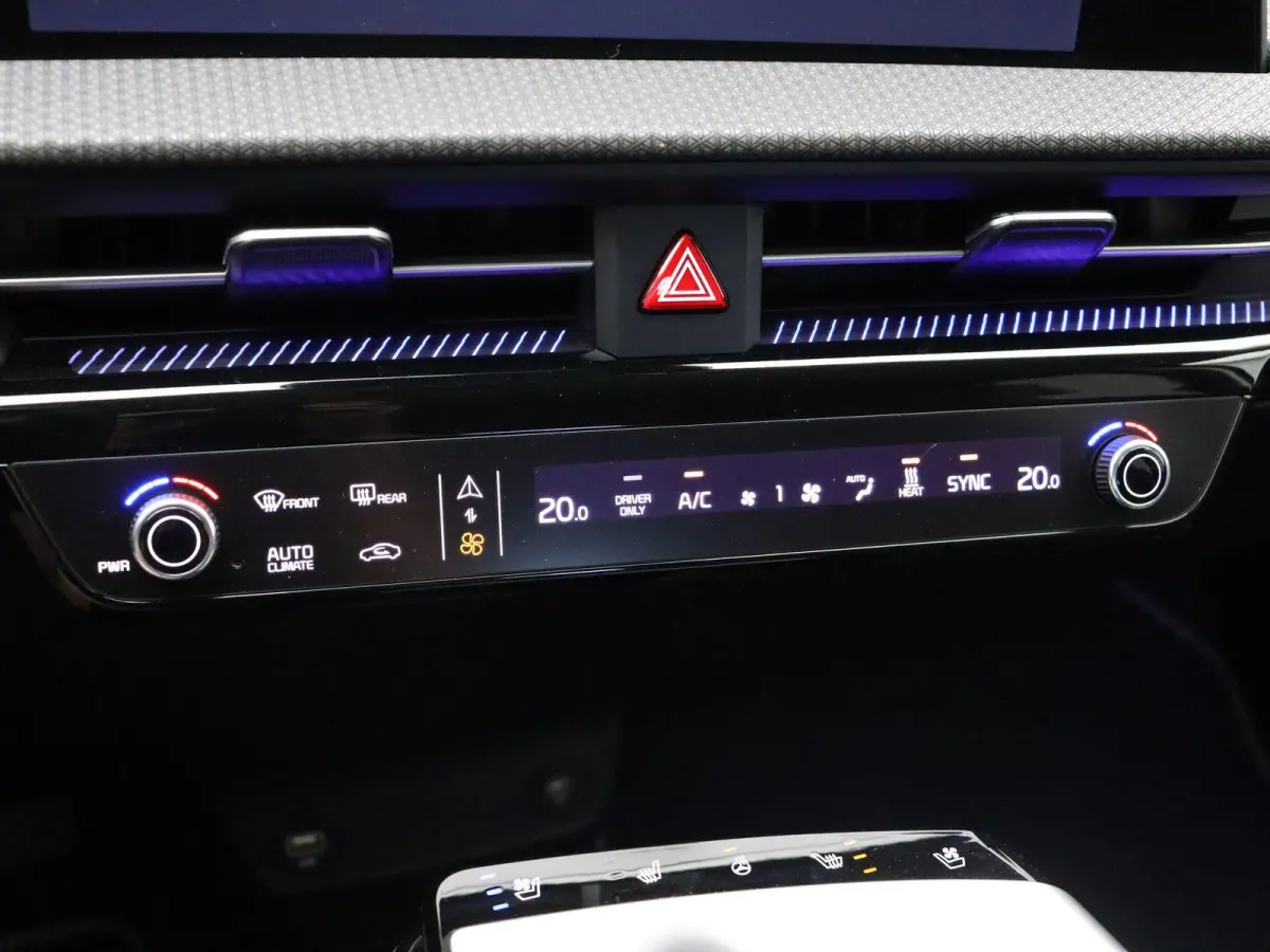 Plus 77.4 kWh | Warmtepomp | Adaptive Cruise | 360° Camera | Head-up Display | stuur-stoelverwarming en koeling | memorystoelen |