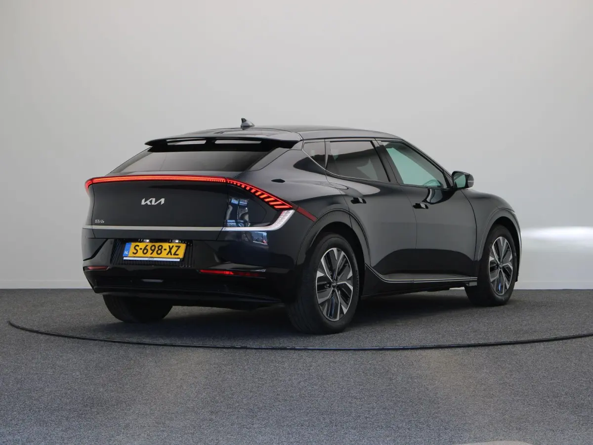 Plus 77.4 kWh | Warmtepomp | Adaptive Cruise | 360° Camera | Head-up Display | stuur-stoelverwarming en koeling | memorystoelen |