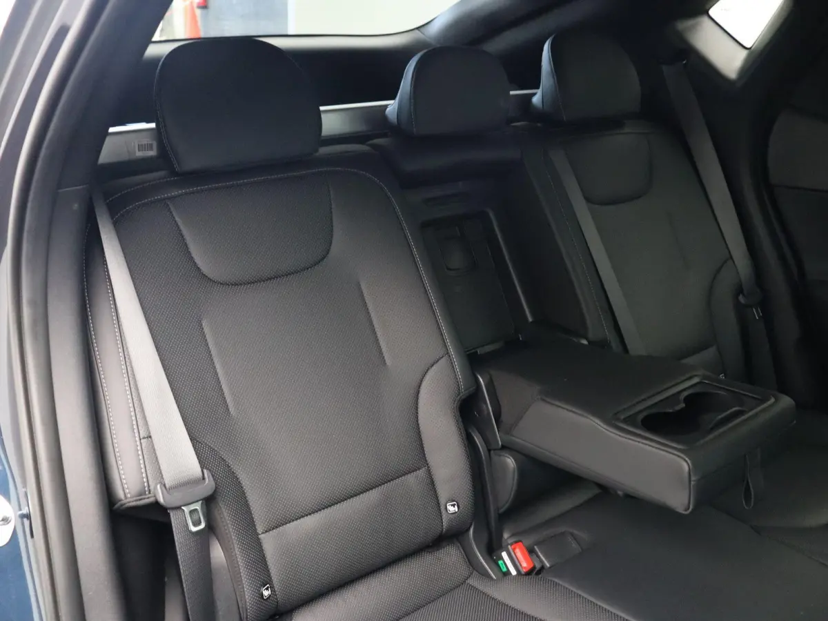 Plus 77.4 kWh | Warmtepomp | Adaptive Cruise | 360° Camera | Head-up Display | stuur-stoelverwarming en koeling | memorystoelen |