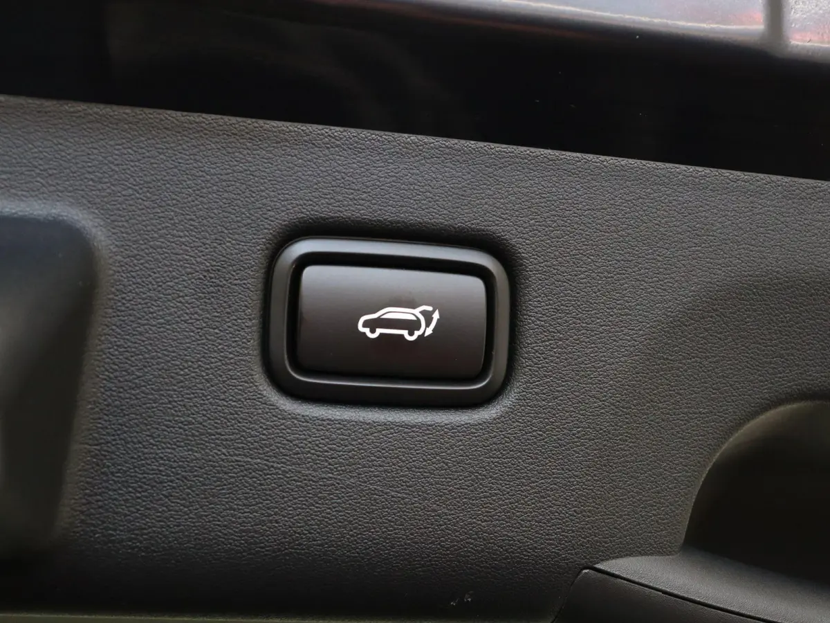 Plus 77.4 kWh | Warmtepomp | Adaptive Cruise | 360° Camera | Head-up Display | stuur-stoelverwarming en koeling | memorystoelen |