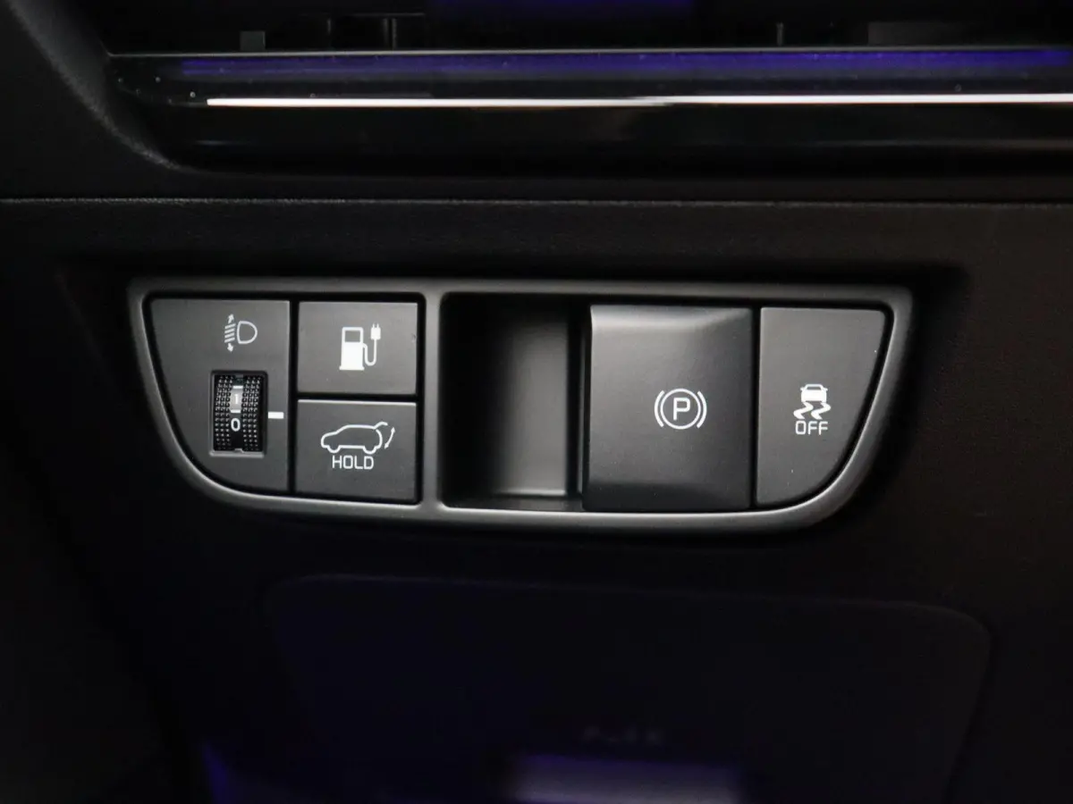 Plus 77.4 kWh | Warmtepomp | Adaptive Cruise | 360° Camera | Head-up Display | stuur-stoelverwarming en koeling | memorystoelen |