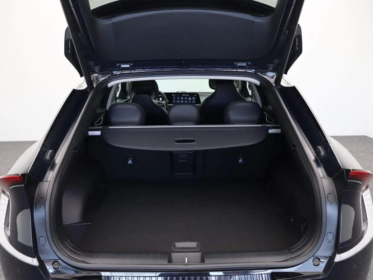 Plus 77.4 kWh | Warmtepomp | Adaptive Cruise | 360° Camera | Head-up Display | stuur-stoelverwarming en koeling | memorystoelen |