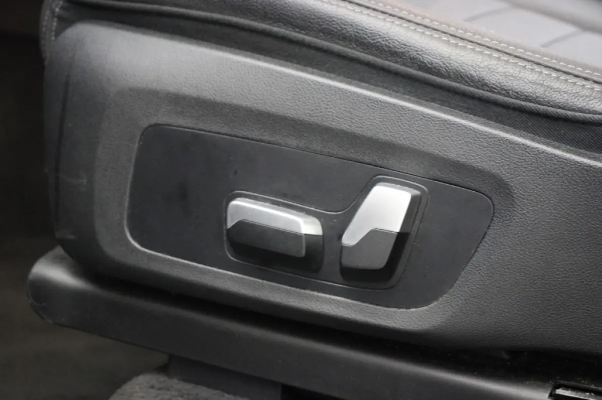 Executive 80 kWh - Carplay, Panorama, Camera, Leer, Memory, Stoelverw. SOH 98,2%