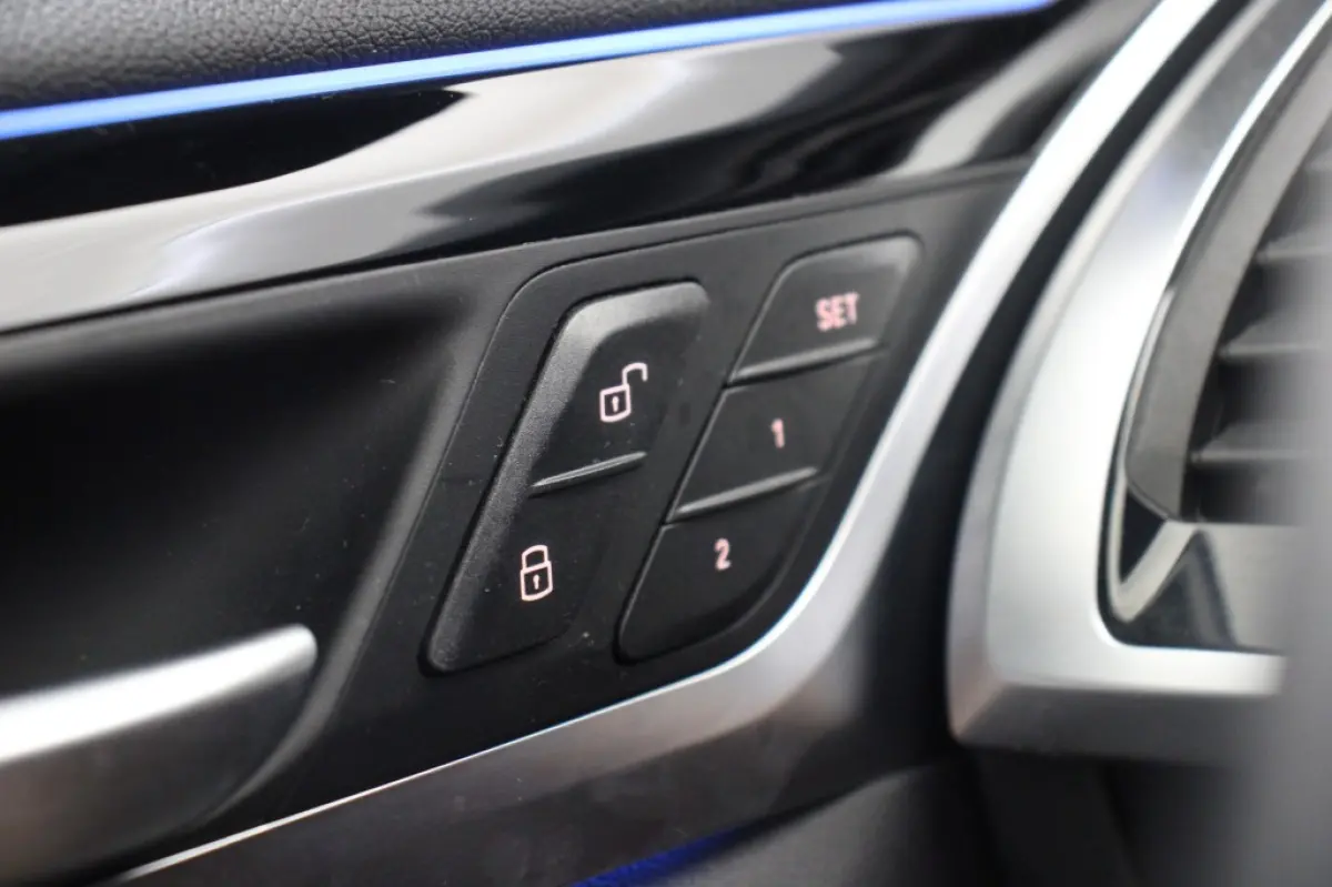 Executive 80 kWh - Carplay, Panorama, Camera, Leer, Memory, Stoelverw. SOH 98,2%