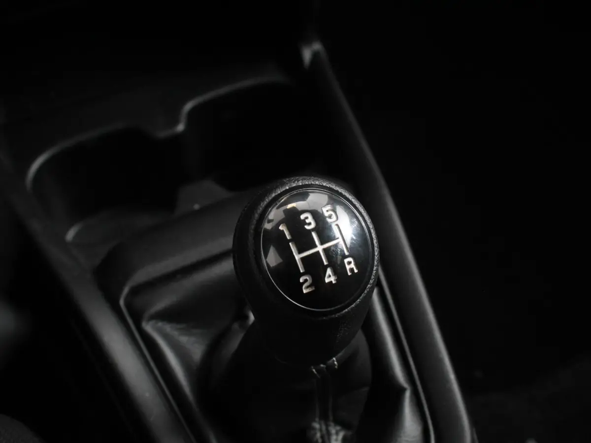 1.2 Style Smart Hybrid Airco Adaptieve cruise control Navigatie Keyless Achteruitrijcamera Parkeersensoren achter Apple Carplay/ Android Auto