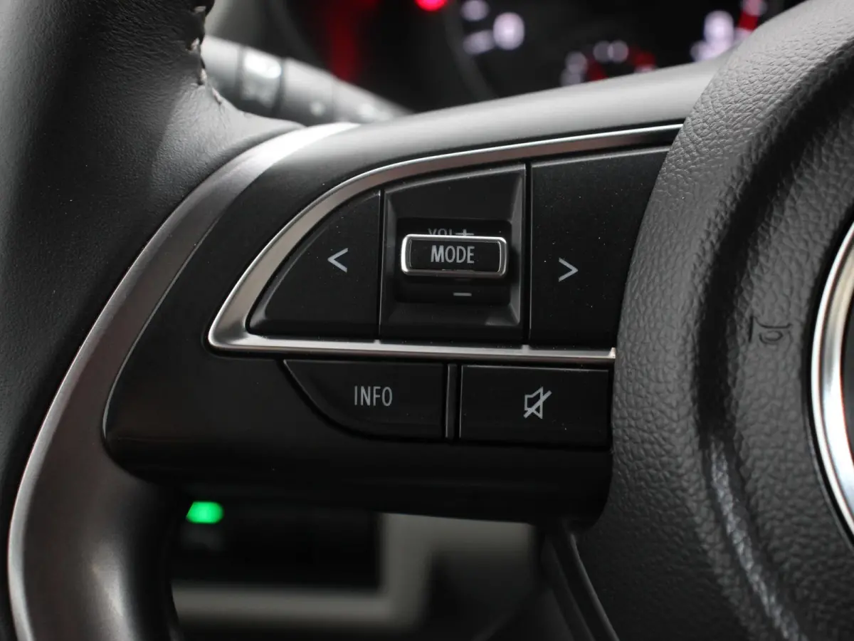 1.2 Style Smart Hybrid Airco Adaptieve cruise control Navigatie Keyless Achteruitrijcamera Parkeersensoren achter Apple Carplay/ Android Auto