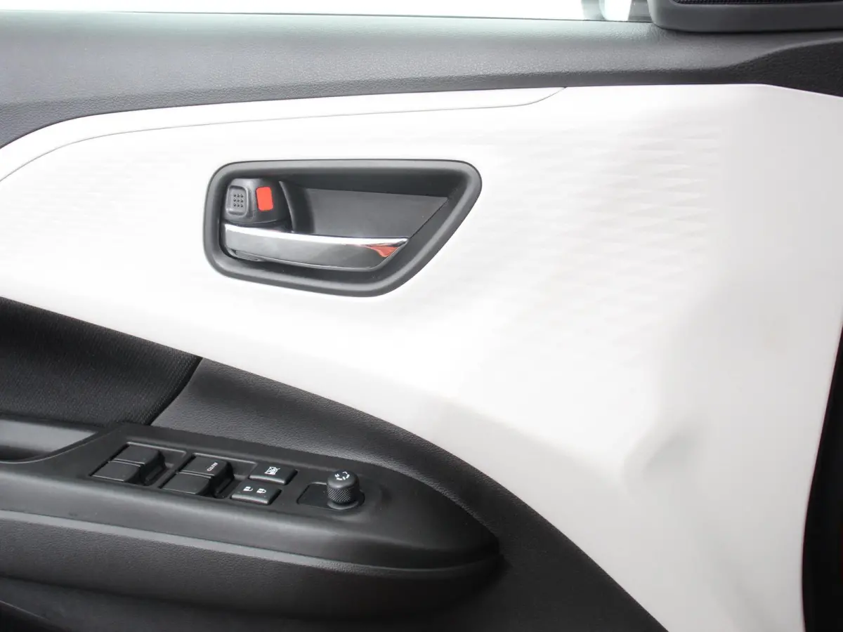 1.2 Style Smart Hybrid Airco Adaptieve cruise control Navigatie Keyless Achteruitrijcamera Parkeersensoren achter Apple Carplay/ Android Auto