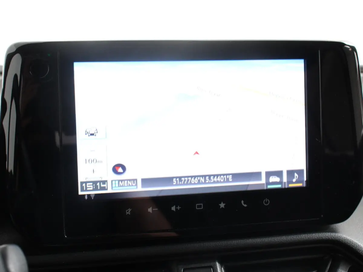 1.2 Style Smart Hybrid Airco Adaptieve cruise control Navigatie Keyless Achteruitrijcamera Parkeersensoren achter Apple Carplay/ Android Auto