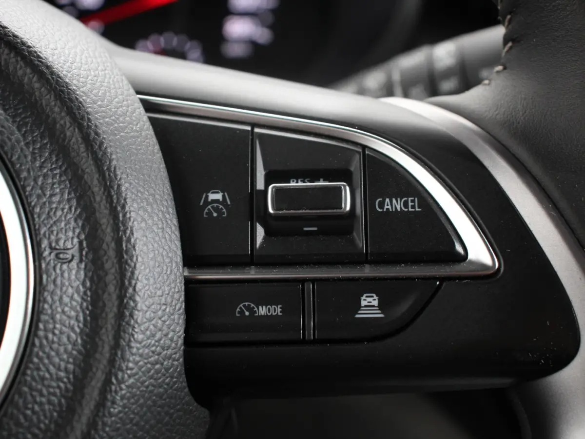 1.2 Style Smart Hybrid Airco Adaptieve cruise control Navigatie Keyless Achteruitrijcamera Parkeersensoren achter Apple Carplay/ Android Auto