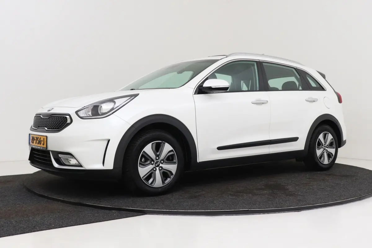 1.6 GDi Hybrid DynamicLine | Afn. Trekhaak | Panoramadak | Climate | Cruise | Org. NL | Camera | PDC | CarPlay |