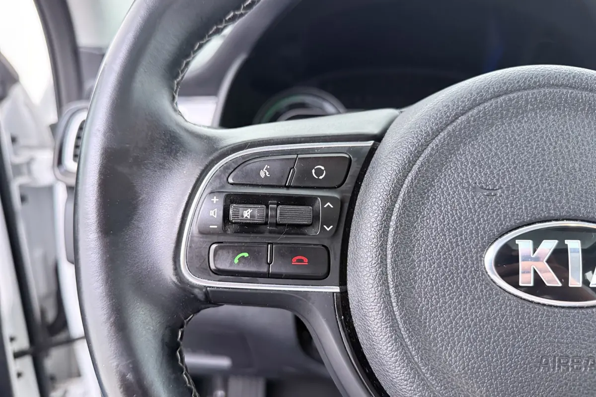 1.6 GDi Hybrid DynamicLine | Afn. Trekhaak | Panoramadak | Climate | Cruise | Org. NL | Camera | PDC | CarPlay |