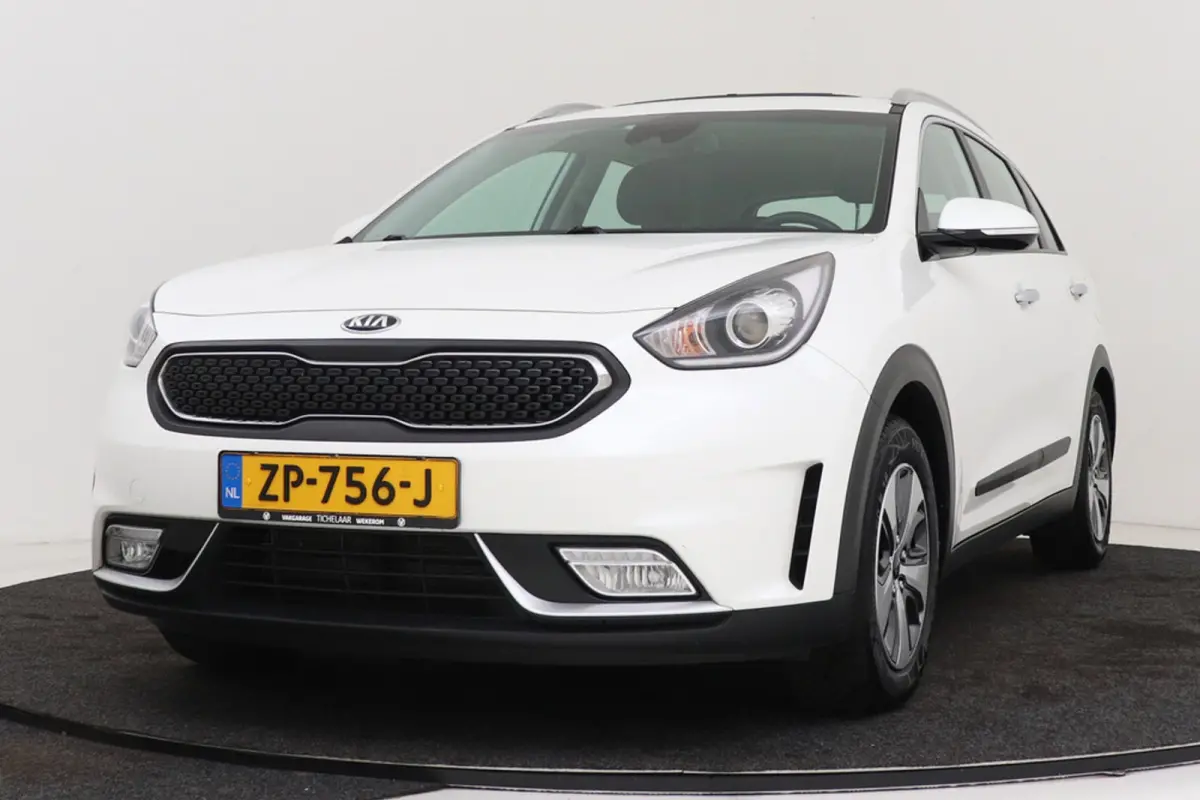 1.6 GDi Hybrid DynamicLine | Afn. Trekhaak | Panoramadak | Climate | Cruise | Org. NL | Camera | PDC | CarPlay |