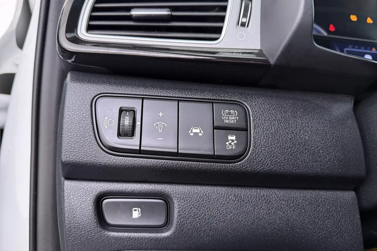 1.6 GDi Hybrid DynamicLine | Afn. Trekhaak | Panoramadak | Climate | Cruise | Org. NL | Camera | PDC | CarPlay |