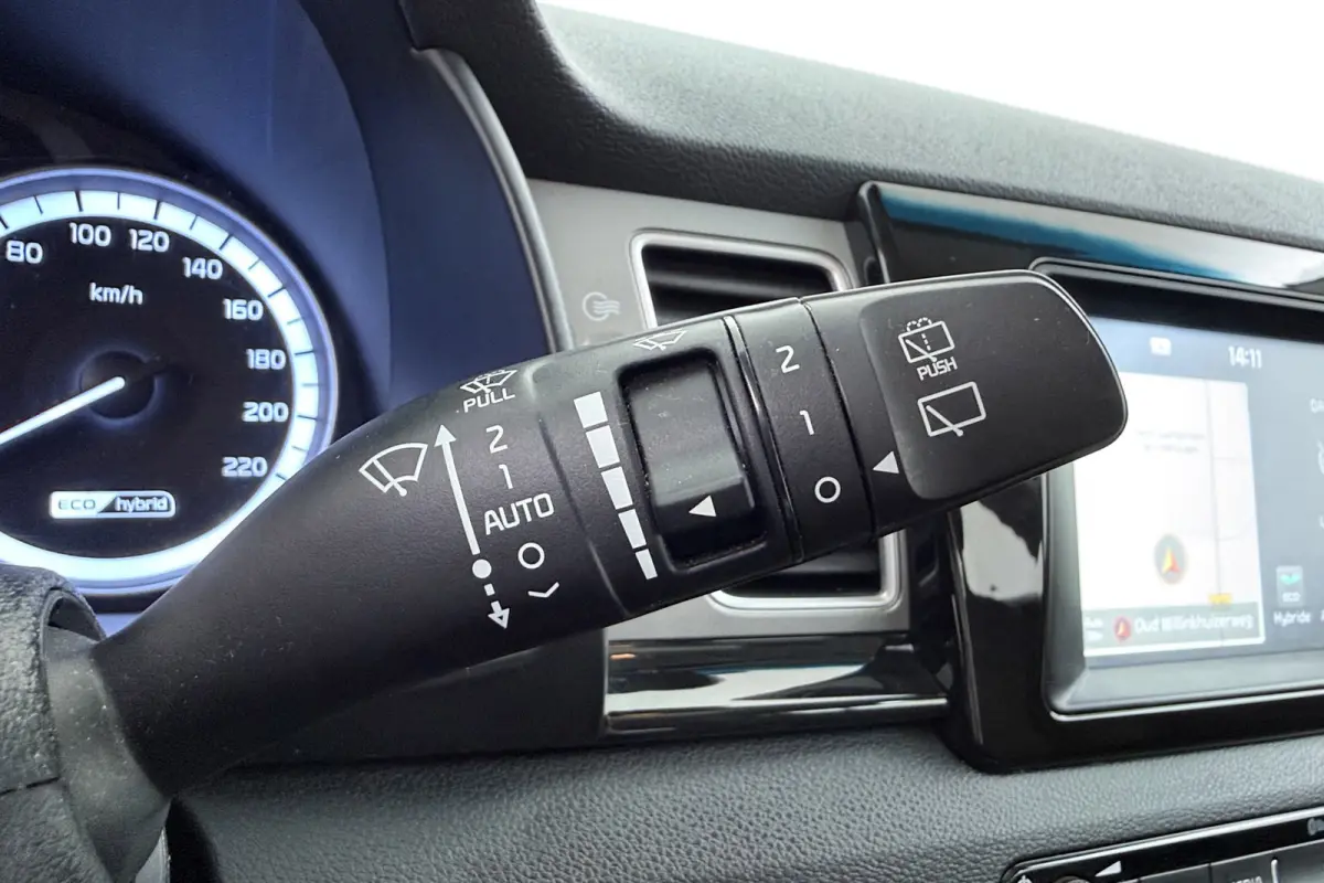 1.6 GDi Hybrid DynamicLine | Afn. Trekhaak | Panoramadak | Climate | Cruise | Org. NL | Camera | PDC | CarPlay |
